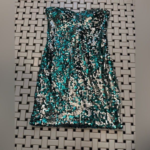 Dresses & Skirts - Sequin Strapless Dress in Green and Silver